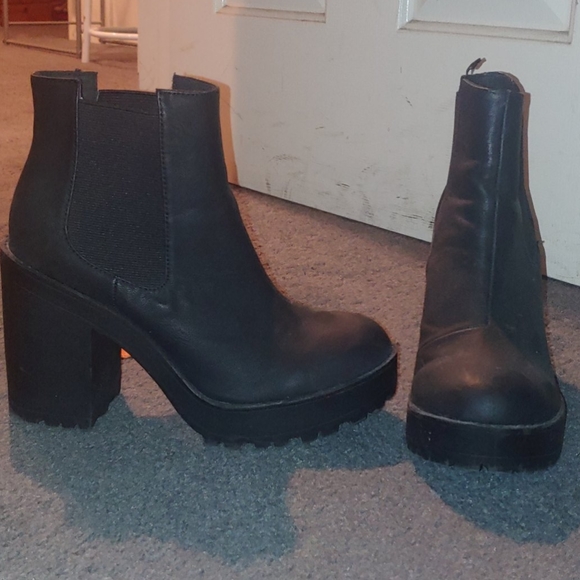 Black Boot Heels - Picture 2 of 5